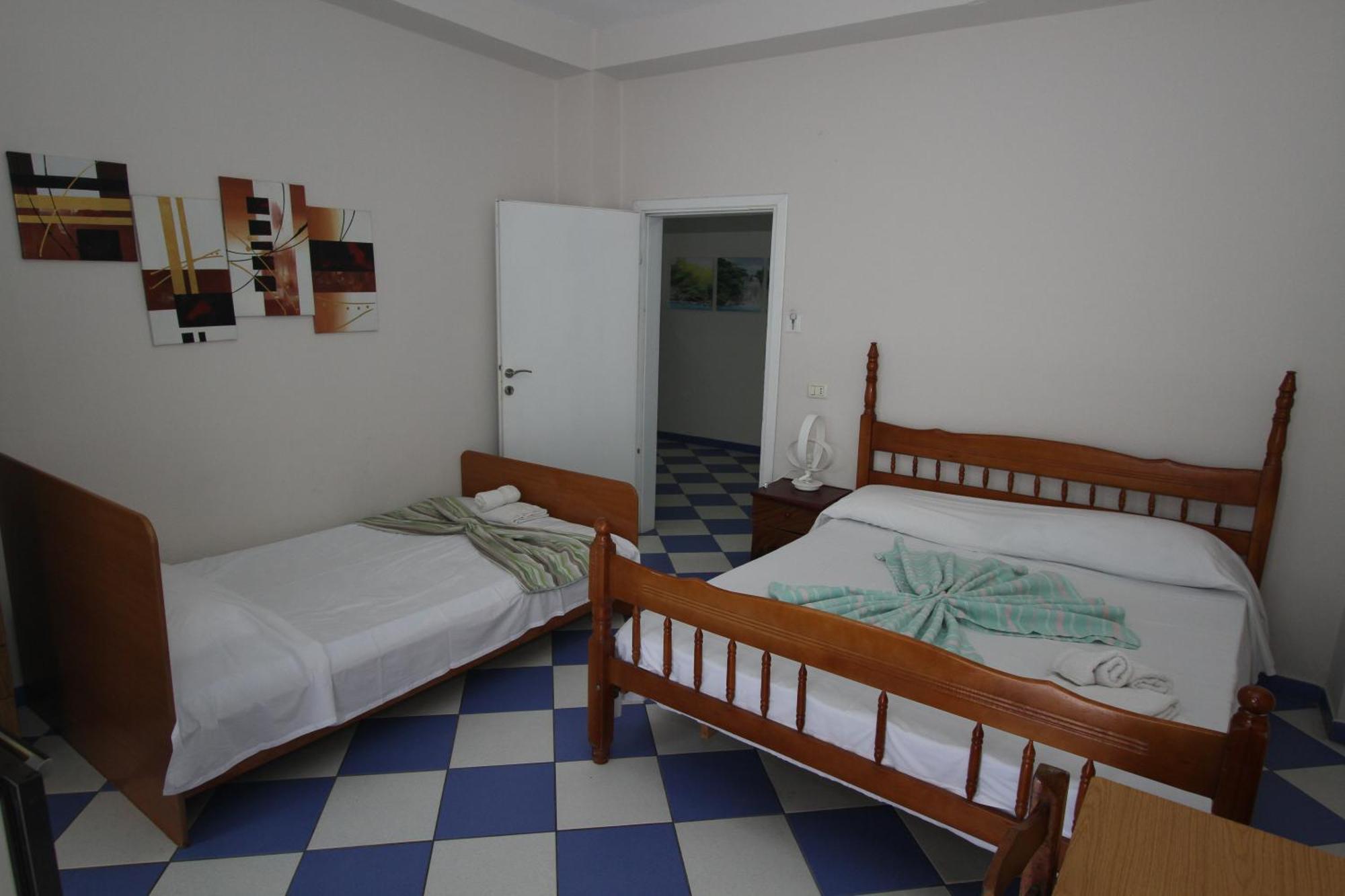 Kompleksi Eli Guest House Durres Exterior photo
