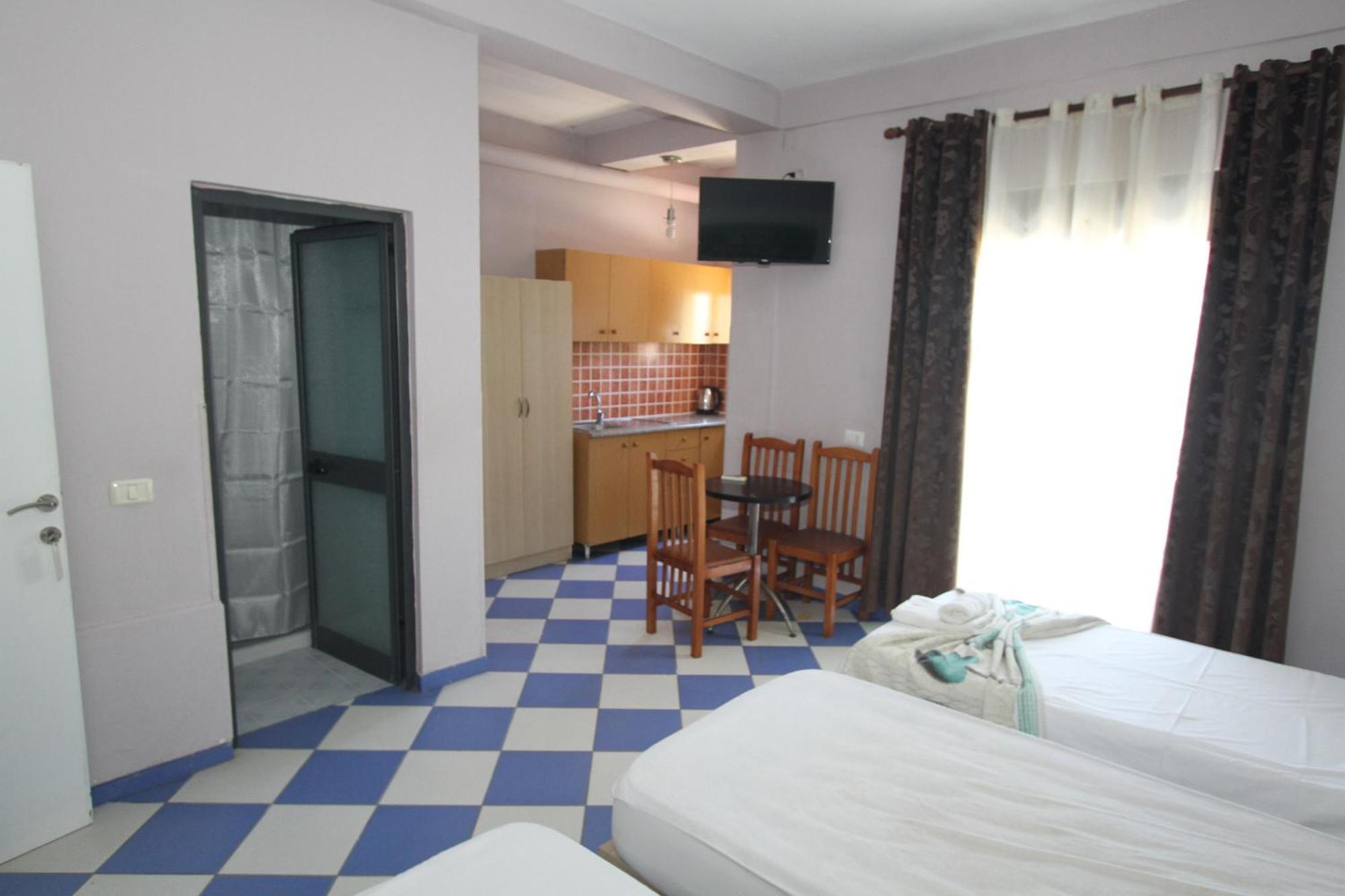 Kompleksi Eli Guest House Durres Exterior photo
